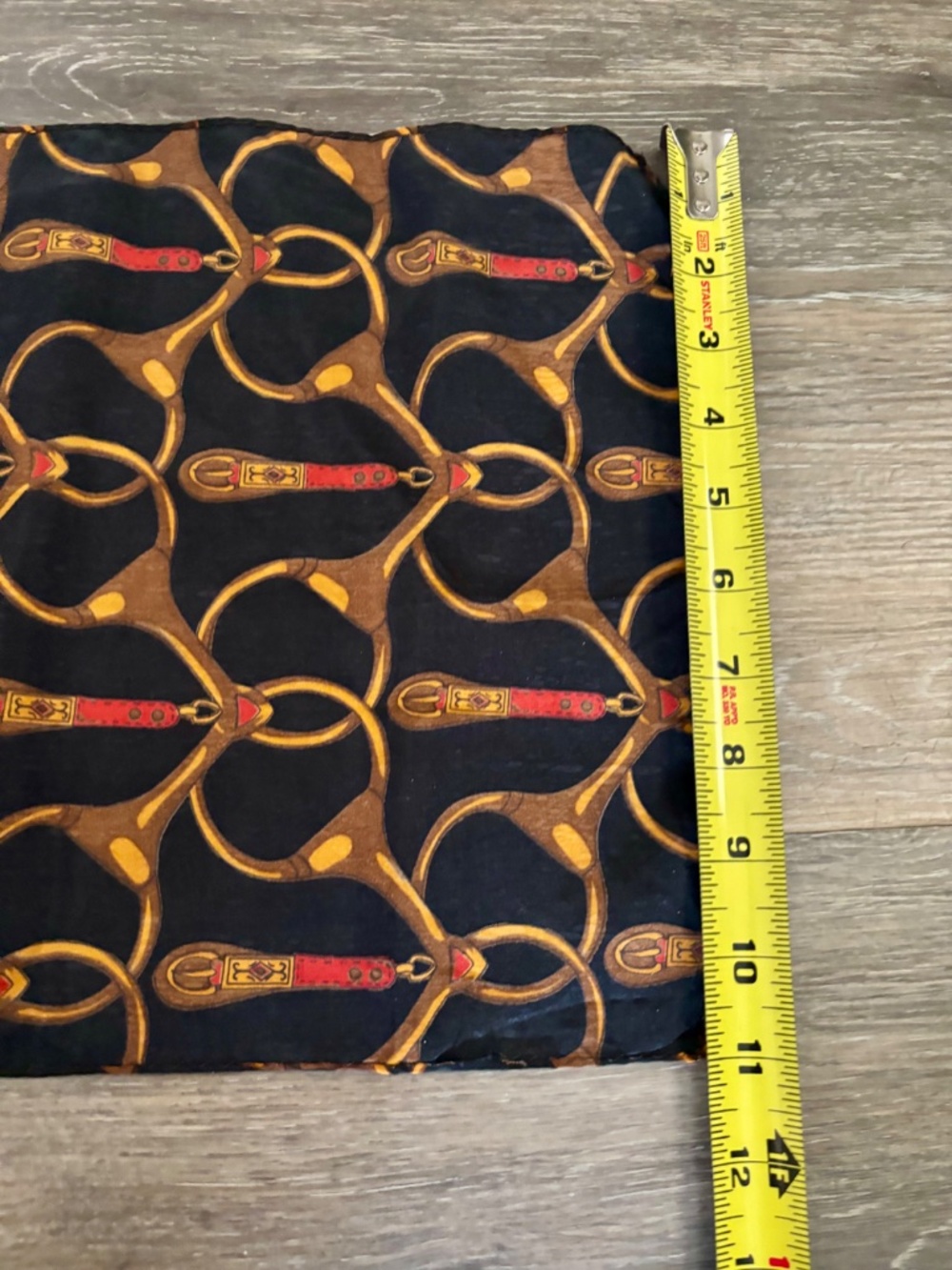VINTAGE LATE 80's/90's LIMITED EXPRESS EQUESTRIAN MOTIF SCARF - Picture 3 of 4